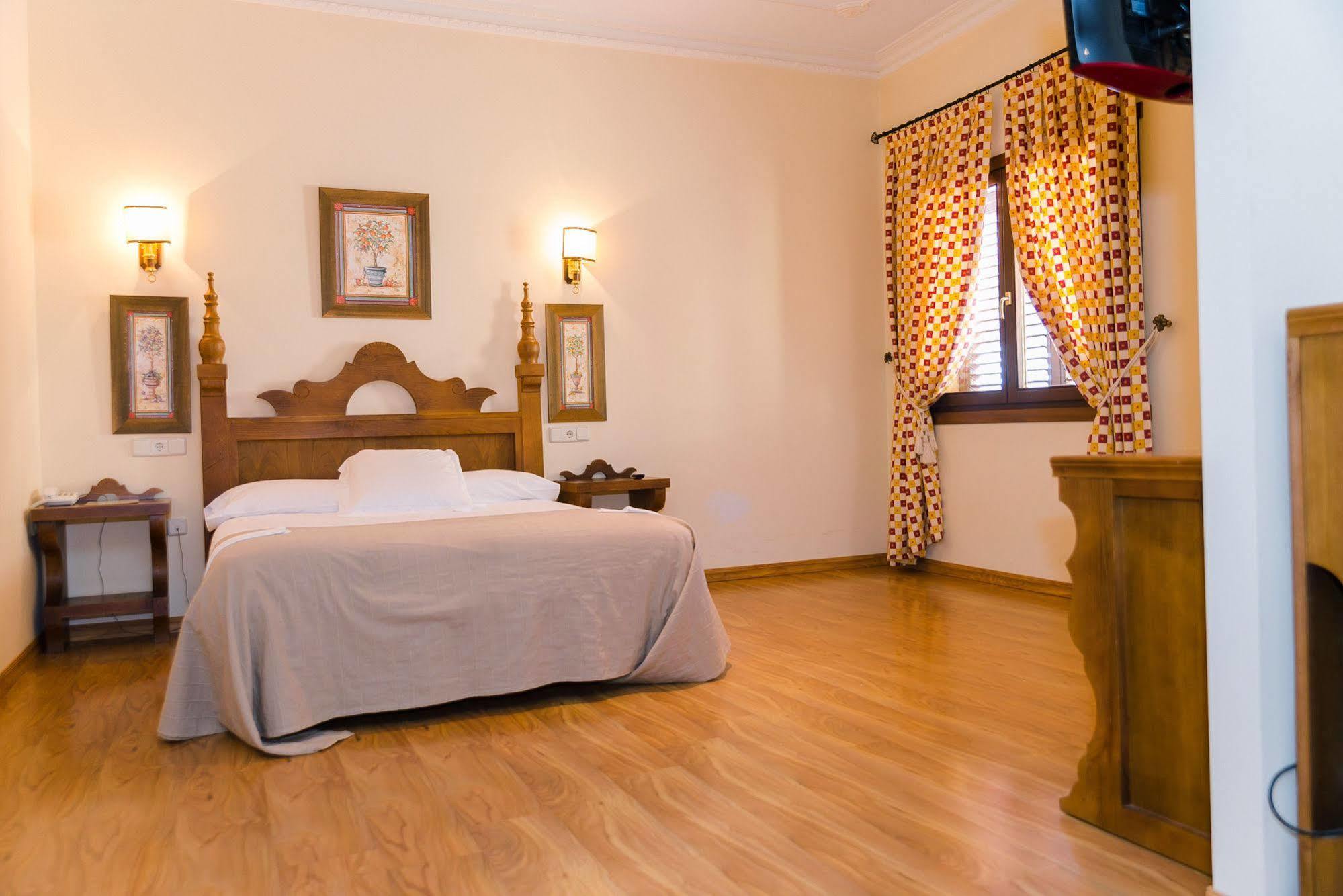 Complejo Hostelero Paladium Villamartín 外观 照片