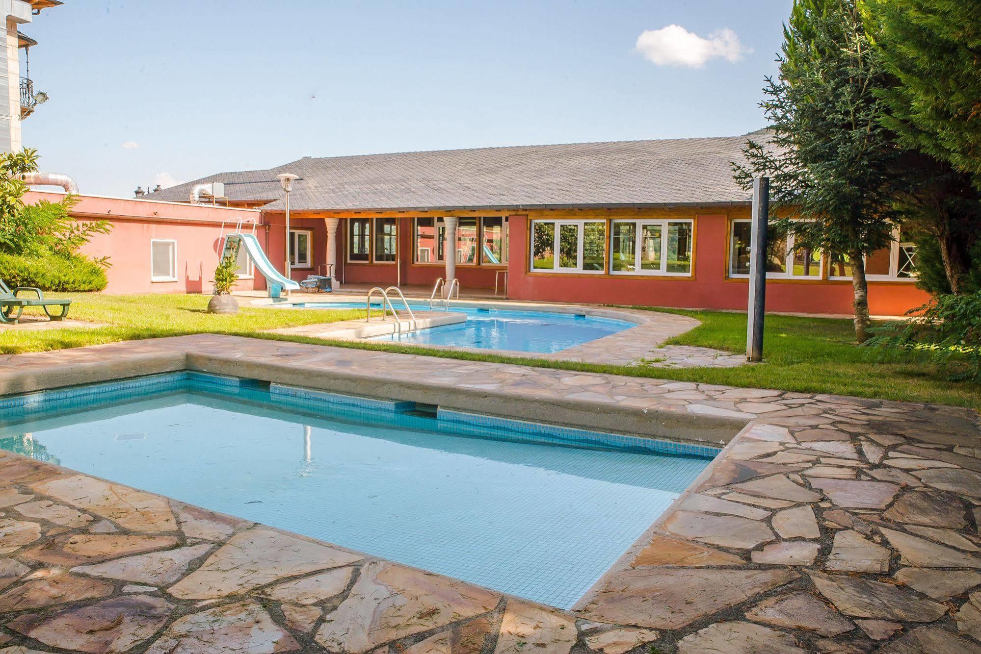Complejo Hostelero Paladium Villamartín 外观 照片